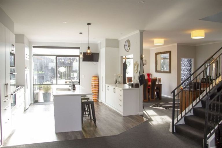 Photo of property in 10 Claverton Grove, Churton Park, Wellington, 6037