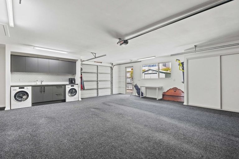 Photo of property in 1 Springvale Gardens, Harewood, Christchurch, 8051