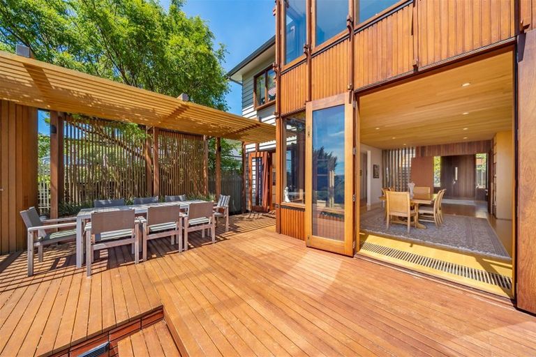 Photo of property in 432 Muritai Road, Eastbourne, Lower Hutt, 5013