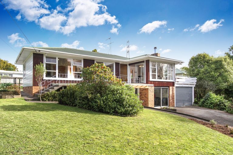 Photo of property in 39a Lyndhurst Road, Te Atatu South, Auckland, 0610