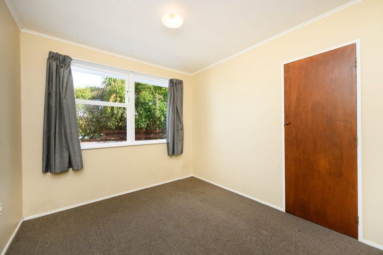 Photo of property in 98 Apollo Parade, Milson, Palmerston North, 4414