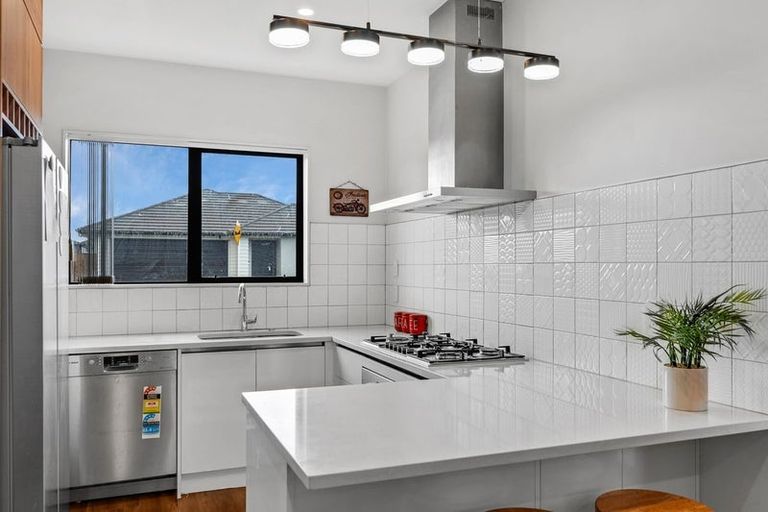 Photo of property in 35 Sapwood Crescent, Takanini, 2110