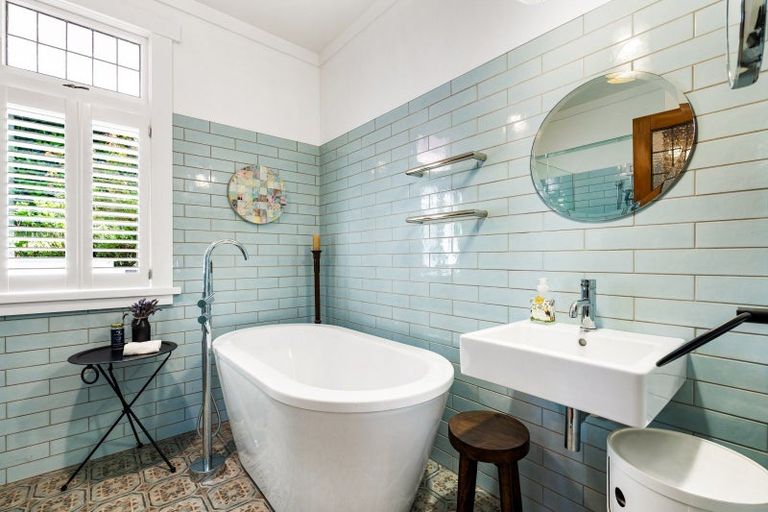 Photo of property in 14 Corry Avenue, Bluff Hill, Napier, 4110