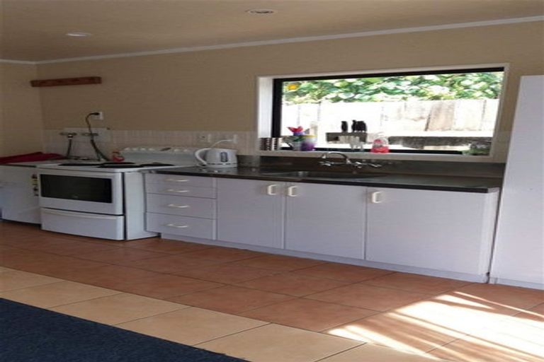 Photo of property in 13 Glengarry Road, Glen Eden, Auckland, 0602