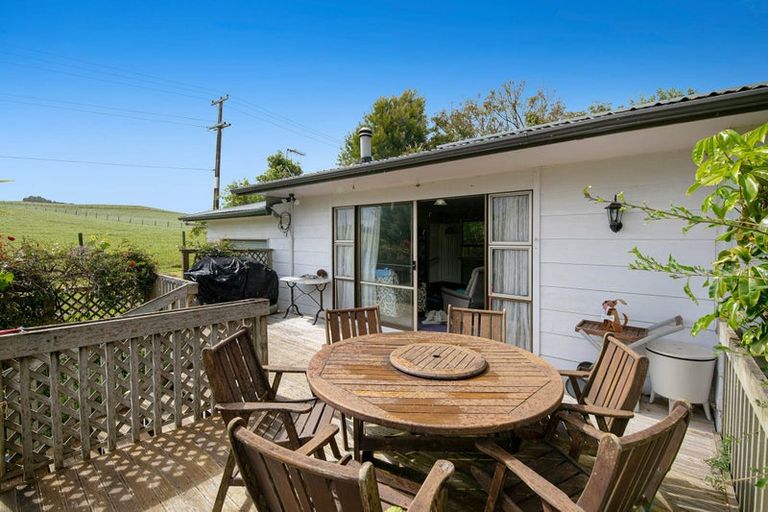 Photo of property in 118 Trig Road, South Head, Helensville, 0874