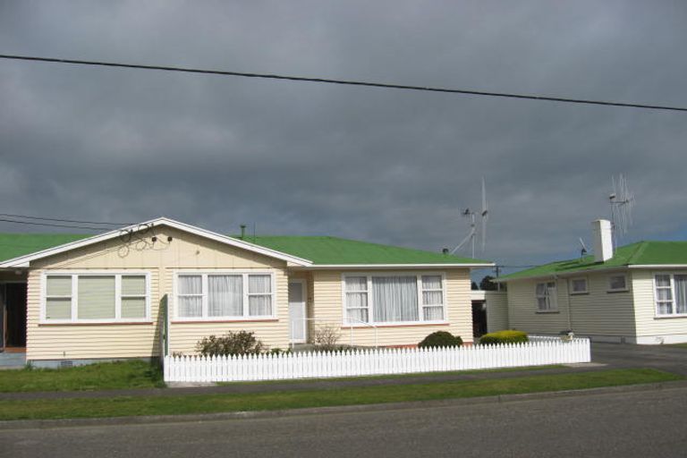 Photo of property in 17 Essex Street, Levin, 5510