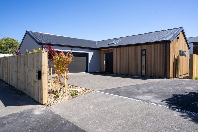 Photo of property in 157 Centaurus Road, Saint Martins, Christchurch, 8022