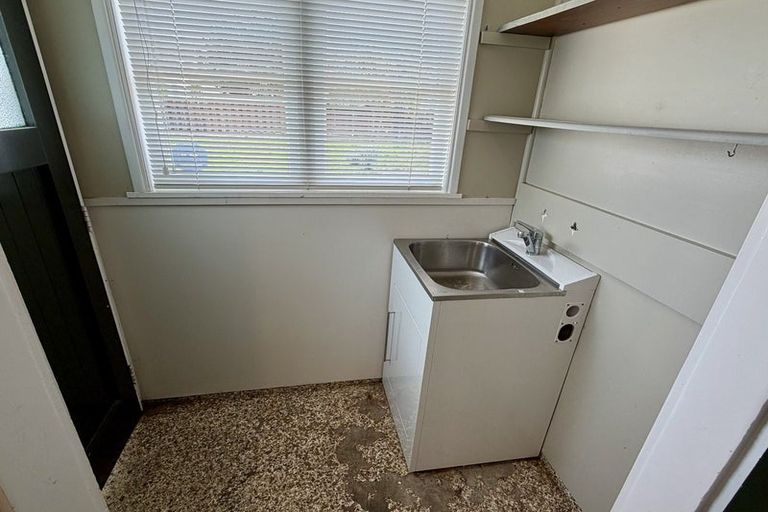 Photo of property in 9 Goldsmith Crescent, Levin, 5510