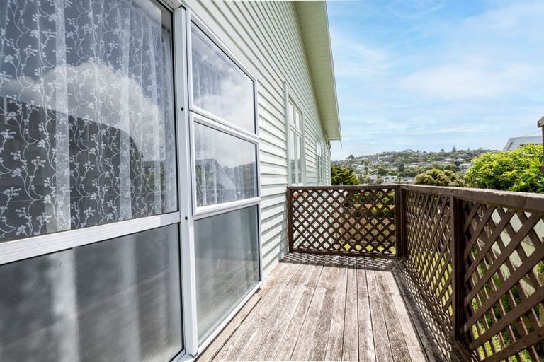 Photo of property in 13 Retter Street, Paparangi, Wellington, 6037