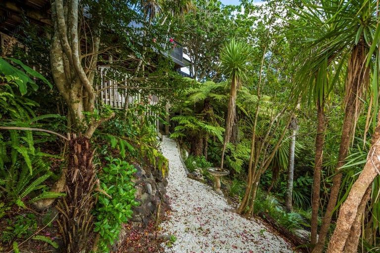 Photo of property in 54 Braemar Road, Castor Bay, Auckland, 0620