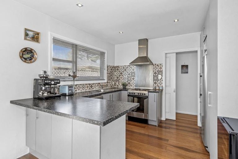 Photo of property in 20 Oriana Crescent, Hornby, Christchurch, 8042