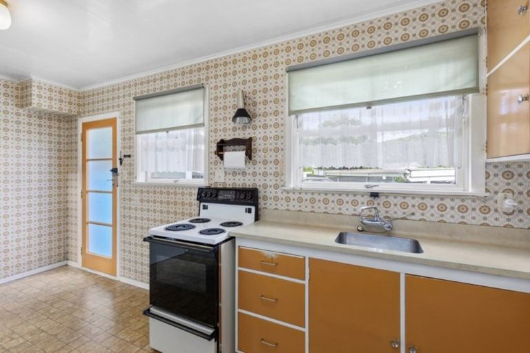 Photo of property in Shakespeare Flats, 8/48 Merton Street, Trentham, Upper Hutt, 5018