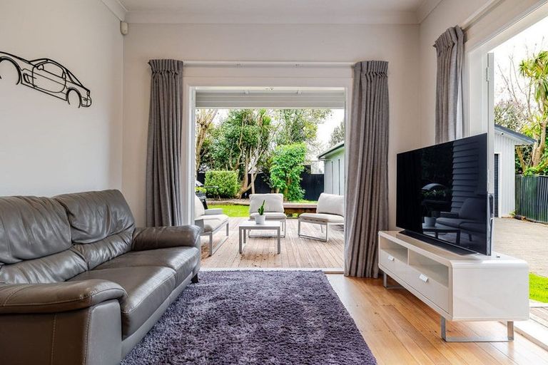 Photo of property in 48 Miro Street, Takaro, Palmerston North, 4410