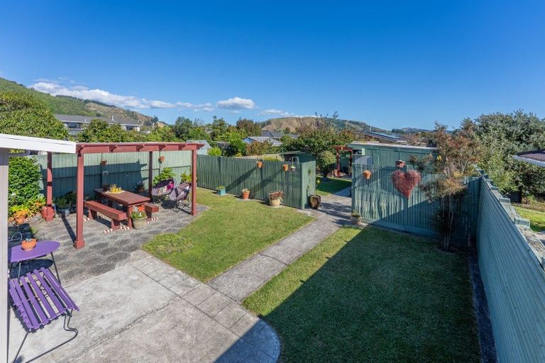 Photo of property in 5a Andrew Street, Waikanae, 5036