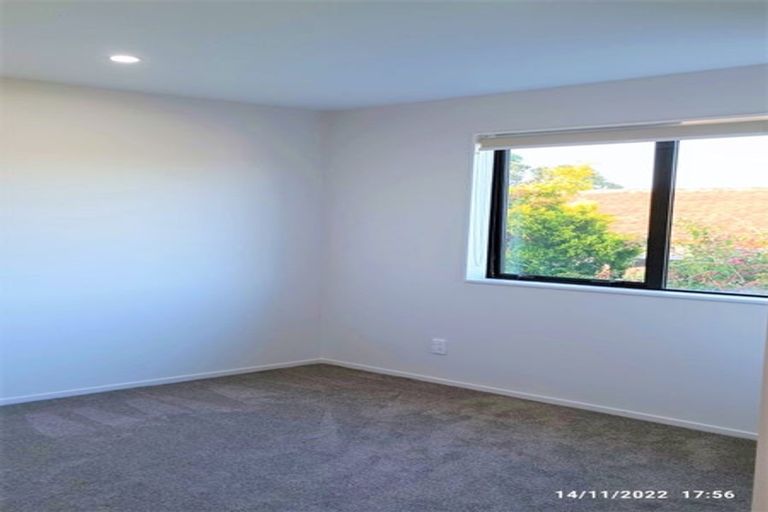 Photo of property in 49a Prince Regent Drive, Half Moon Bay, Auckland, 2012