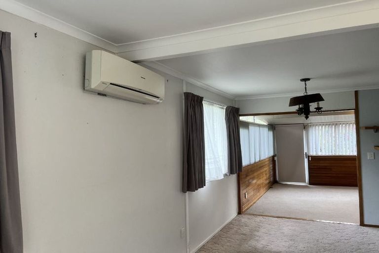 Photo of property in 73 Hartley Terrace, Massey, Auckland, 0614