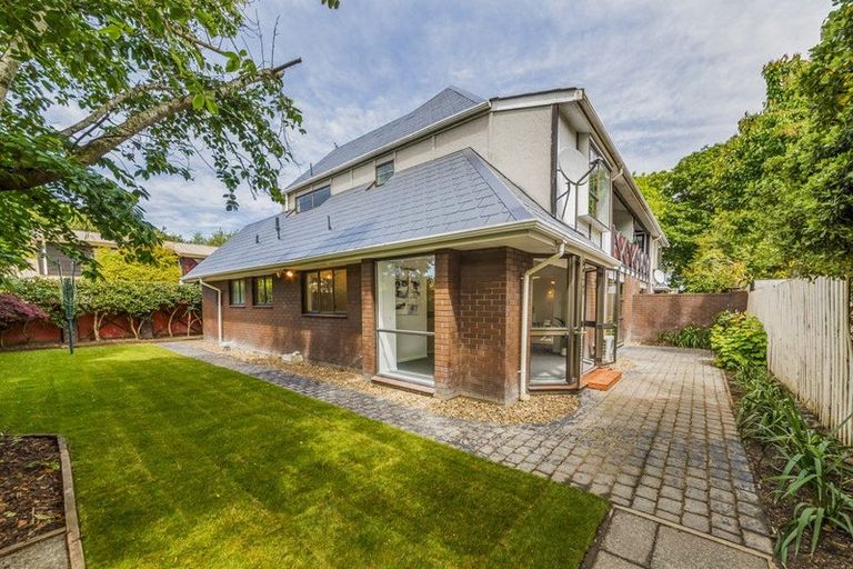 Photo of property in 278 Memorial Avenue, Burnside, Christchurch, 8053