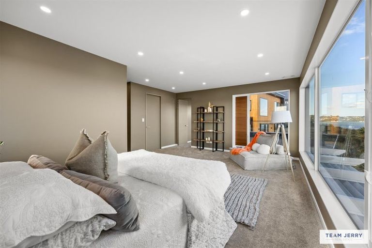 Photo of property in 4 Seawind Way, Hobsonville, 0616