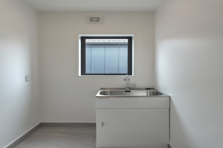 Photo of property in 25 Paretao Street, Massey, 0614