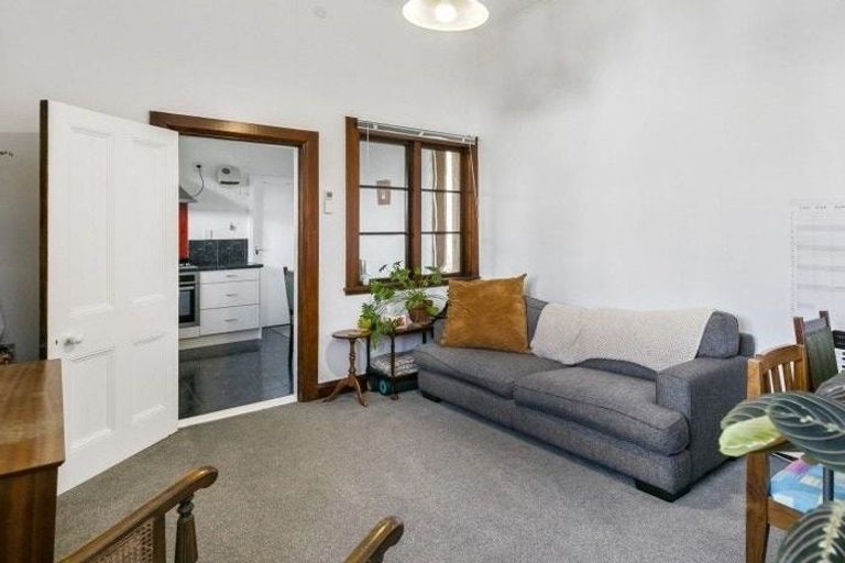 Photo of property in 108 The Parade, Island Bay, Wellington, 6023