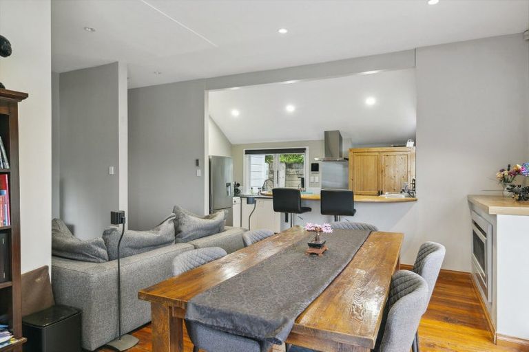 Photo of property in 67 Garden Road, Northland, Wellington, 6012