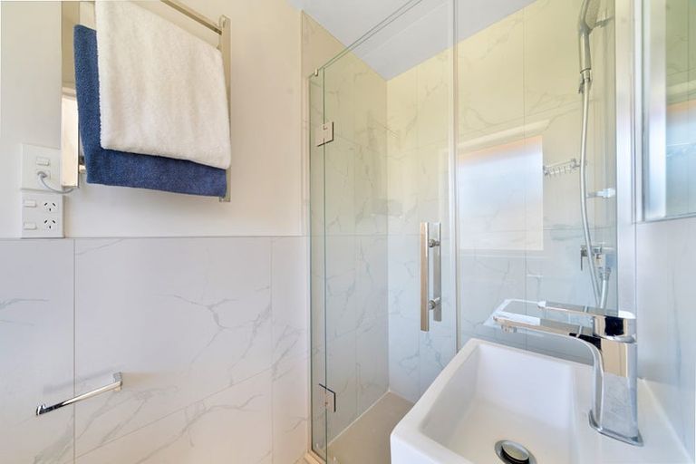 Photo of property in 81 Bordeaux Parade, Te Atatu South, Auckland, 0610