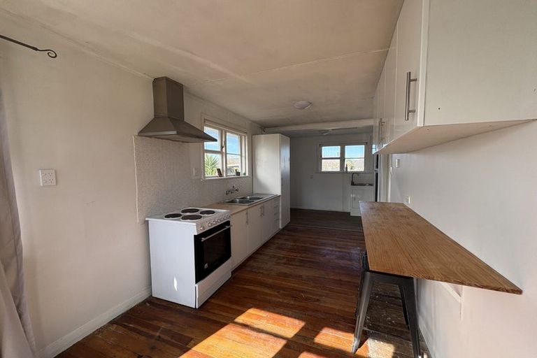 Photo of property in 9 Acourt Street, Hawera, 4610