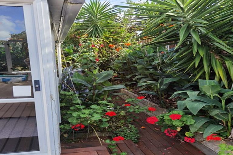 Photo of property in 21 Hinemoa Place, Snells Beach, 0920