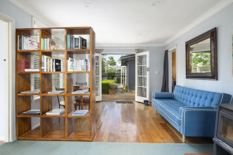 Photo of property in 37 Sackville Street, Martinborough, 5711