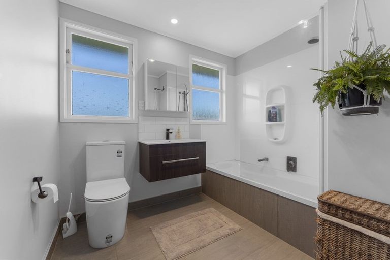 Photo of property in 42 Robinson Crescent, Westbrook, Palmerston North, 4412