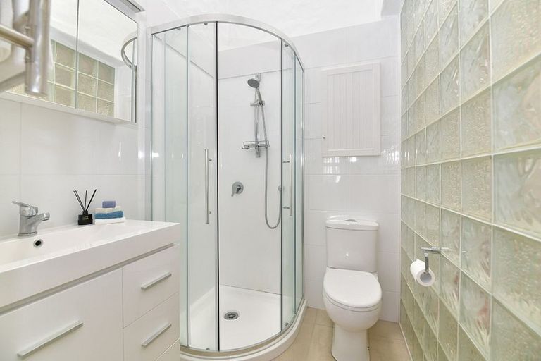 Photo of property in Oceanside Apartments, 27/453 Hibiscus Coast Highway, Orewa, 0931