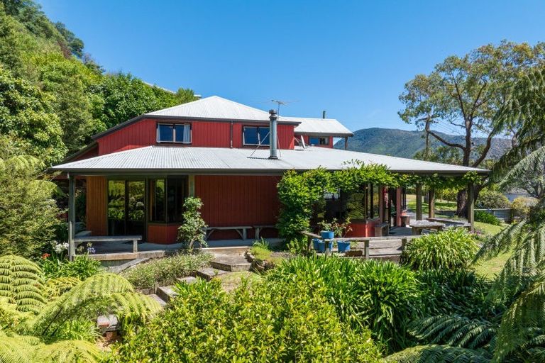 Photo of property in 20 Lincoln Street, Picton, 7220