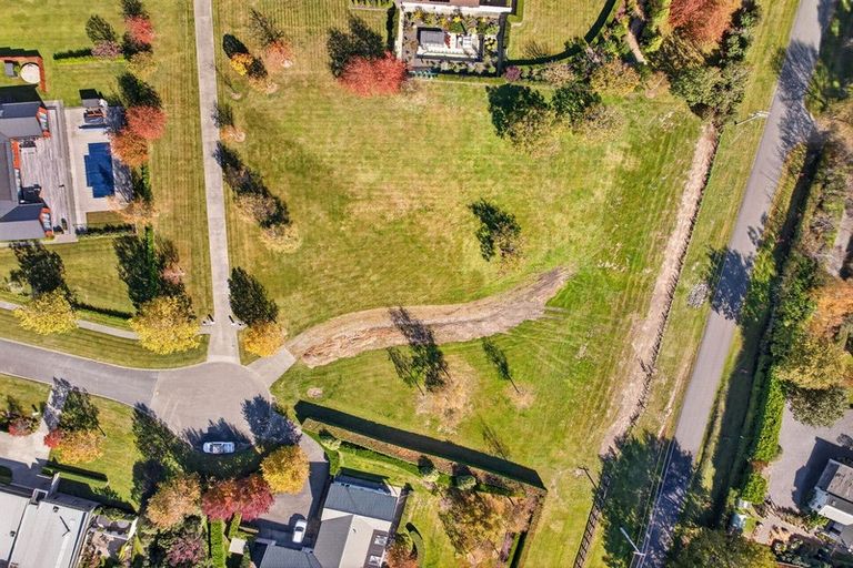 Photo of property in 5 Eagle Place, Martinborough, 5711