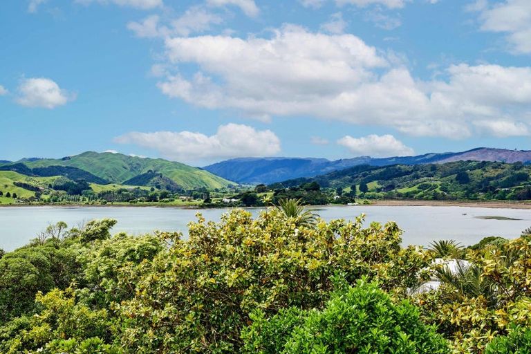 Photo of property in 24 Molyneux Close, Whitby, Porirua, 5024