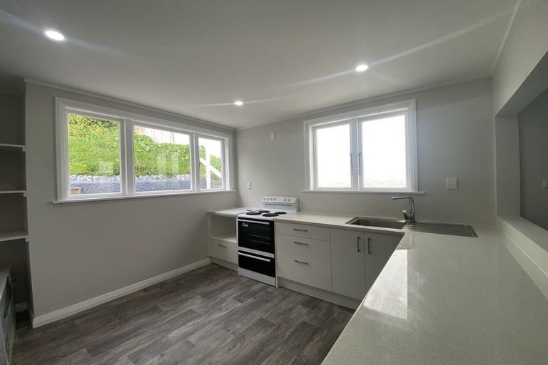 Photo of property in 230 Oriental Parade, Oriental Bay, Wellington, 6011
