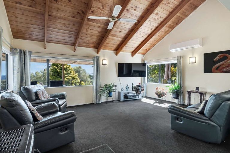 Photo of property in 11 North Way, Titirangi, Auckland, 0604