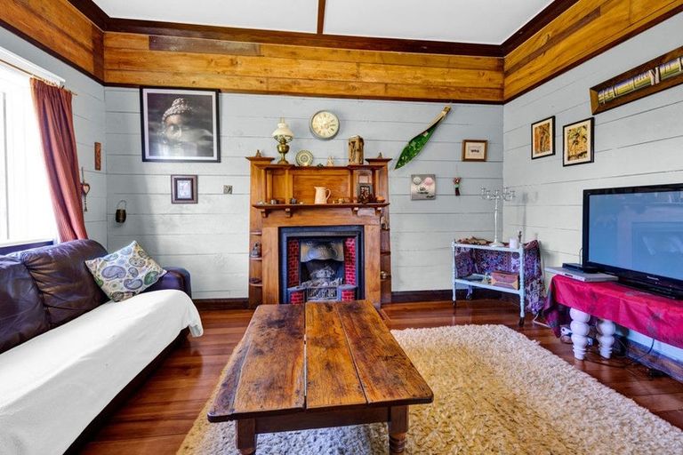 Photo of property in 21 Egmont Street, Patea, 4520