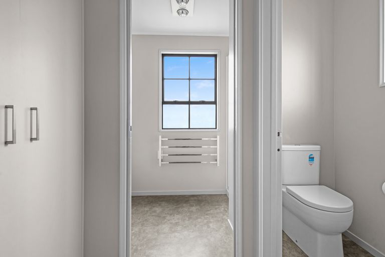 Photo of property in 12 Ashworth Street, Alexandra, 9320