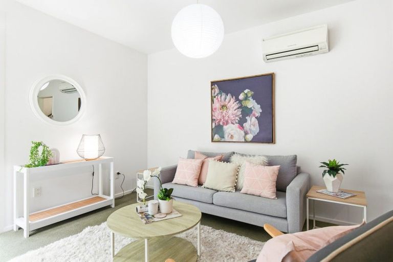 Photo of property in 2/39 Onslow Road, Khandallah, Wellington, 6035