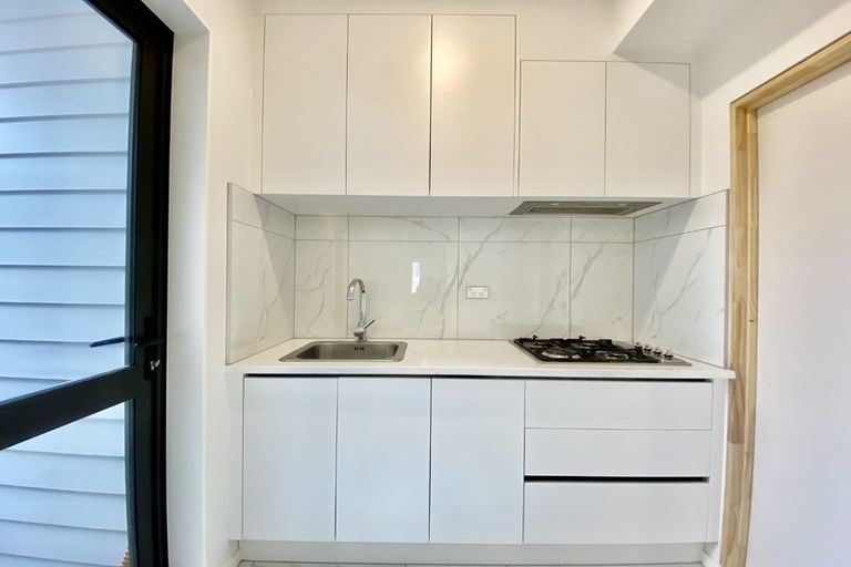 Photo of property in 8 Haku Road, Flat Bush, Auckland, 2019