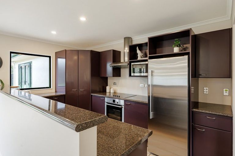 Photo of property in 28 Arataki Road, Havelock North, 4130
