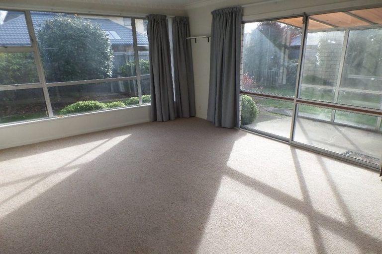 Photo of property in 2/24 Bentley Street, Russley, Christchurch, 8042