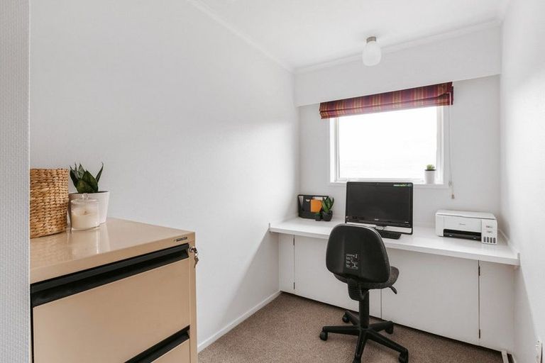 Photo of property in 98 Waikite Road, Welcome Bay, Tauranga, 3175