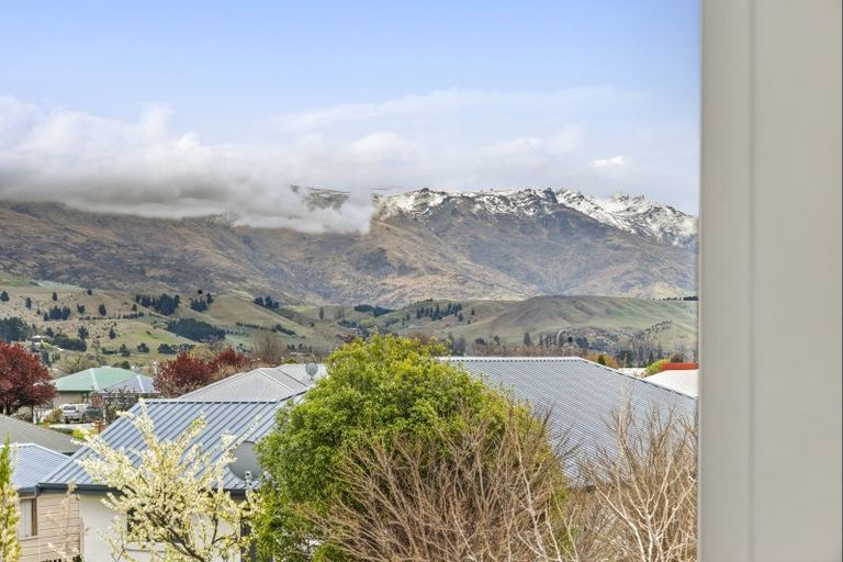 Photo of property in 9 Matthews Crescent, Cromwell, 9310