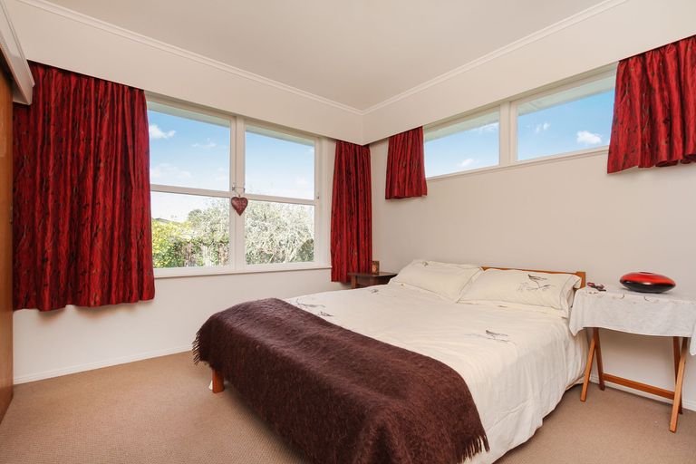 Photo of property in 39a Lyndhurst Road, Te Atatu South, Auckland, 0610