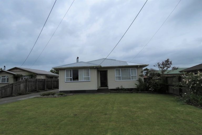 Photo of property in 27 Lyndhurst Street, Westport, 7825