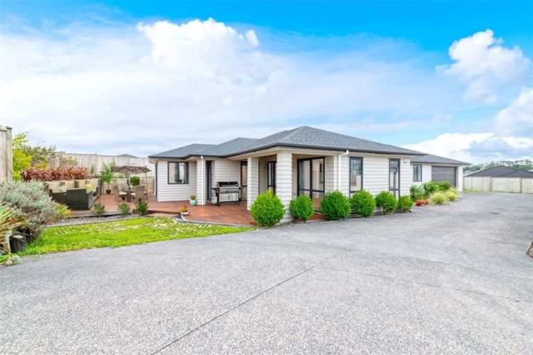 Photo of property in 116 Pohutukawa Parade, Riverhead, 0820