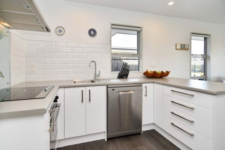 Photo of property in 32 Helmore Street, Rangiora, 7400