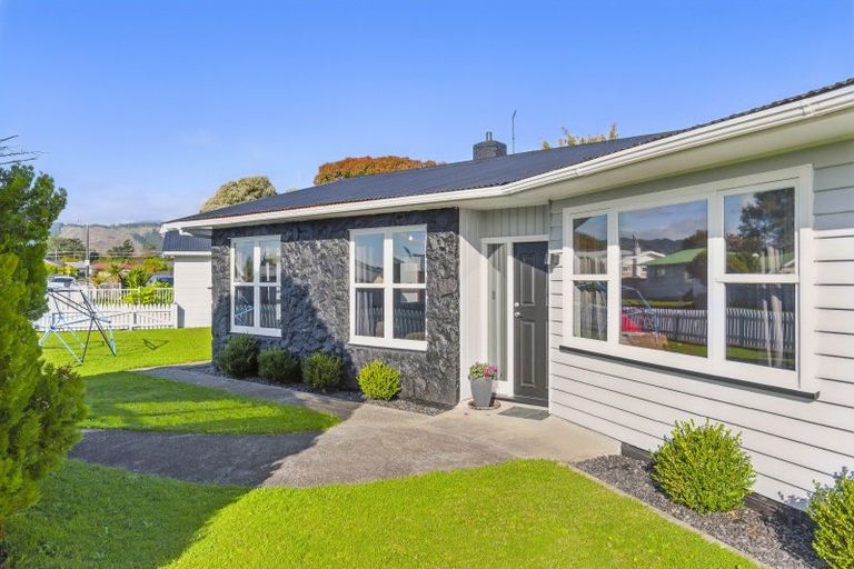 Photo of property in 2 Weld Street, Levin, 5510