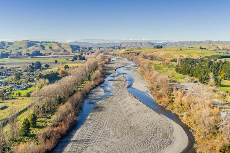 Photo of property in 20 Shanly Street, Waipawa, 4210